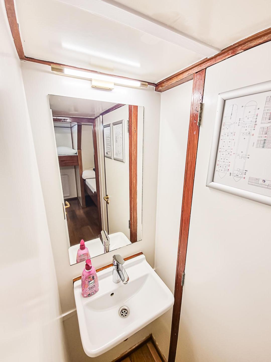 The Cabin @ Mps Noorderzon Amsterdam Bagian luar foto